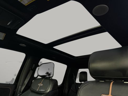 Certified 2024 Ford F250 Platinum w/ FX4 Off-Road Package image 21