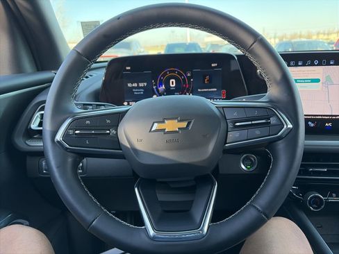 Certified 2024 Chevrolet Traverse LT image 11