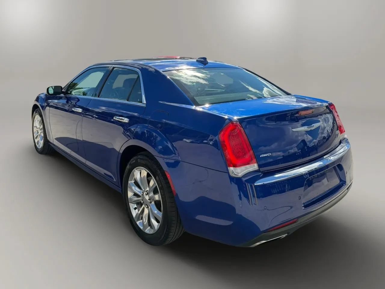 Used 2019 Chrysler 300 Limited w/ Safetytec Plus Group AWD/4WD image 5