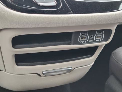 Used 2023 Chrysler Voyager LX FWD image 22