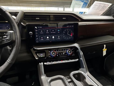 Used 2024 GMC Sierra 3500 Denali Ultimate image 31