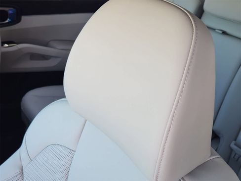 New 2026 Kia Sorento S image 14