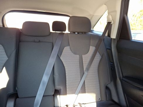 Used 2023 Kia Sorento LX image 20