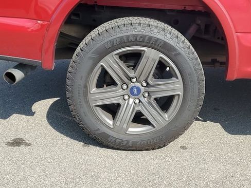 Used 2020 Ford F150 XLT w/ Equipment Group 302A Luxury AWD/4WD image 5