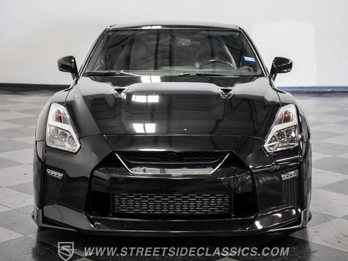 Used 2013 Nissan GT-R Premium image 34