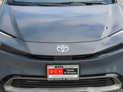 Used 2024 Toyota Prius XLE AWD/4WD image 5