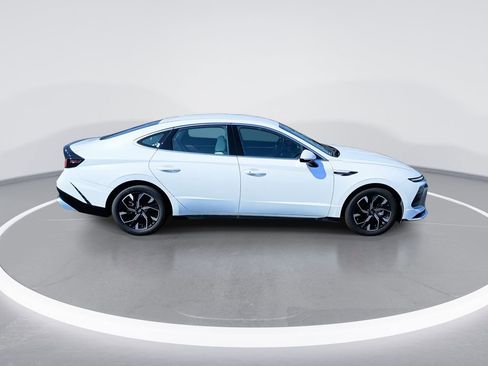 New 2025 Hyundai Sonata SEL image 9