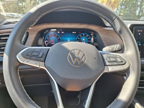 Certified 2026 Volkswagen Atlas SE FWD image 16