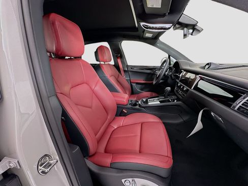 New 2026 Porsche Macan AWD/4WD image 30