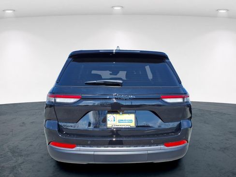 New 2026 Jeep Grand Cherokee 4WD image 8