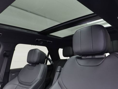 Certified 2025 Land Rover Range Rover Sport SE AWD/4WD image 13