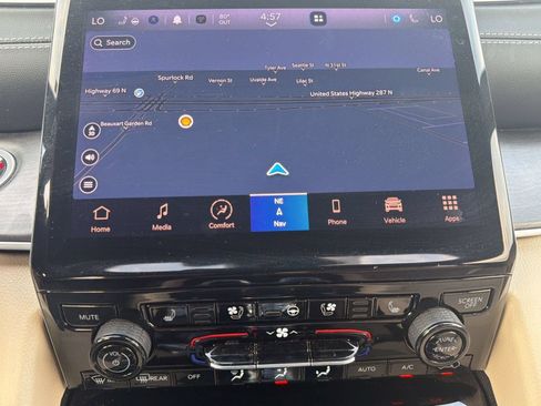 Used 2024 Jeep Grand Cherokee Limited w/ Luxury Tech Group II AWD/4WD image 19