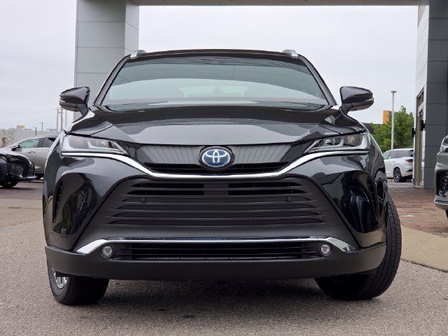 Used 2023 Toyota Venza XLE AWD/4WD image 4