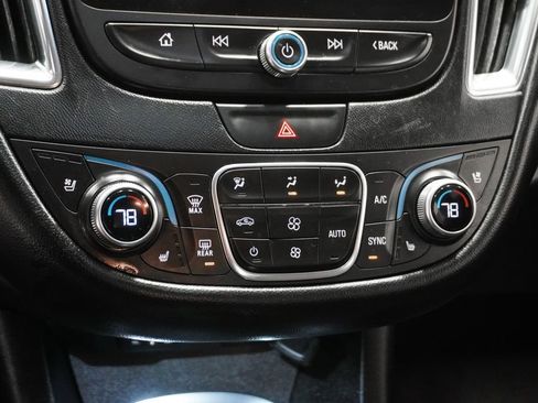 Used 2018 Chevrolet Malibu Premier w/ Driver Confidence Package image 27