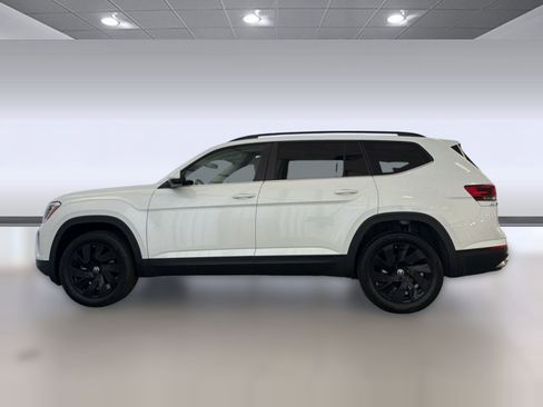 New 2026 Volkswagen Atlas SE image 2