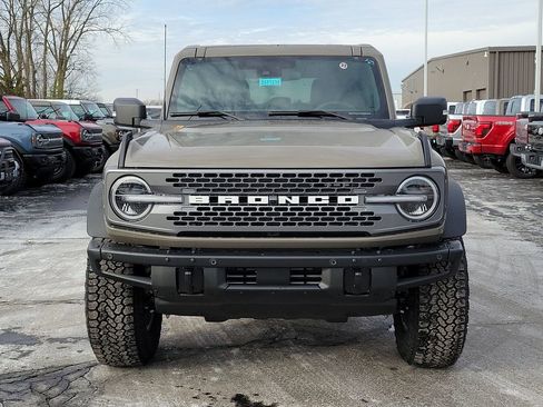 New 2025 Ford Bronco Badlands image 2