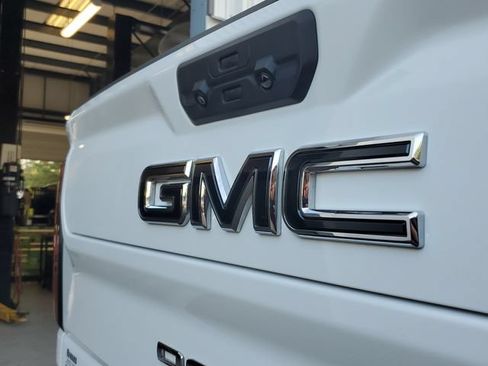 Used 2024 GMC Sierra 2500 Denali Ultimate w/ Max Trailering Package AWD/4WD image 6
