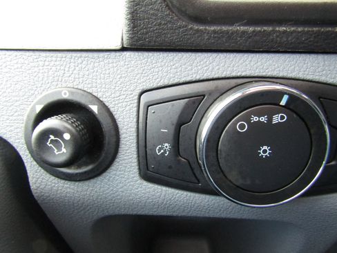 Used 2018 Ford Transit 150 XL image 29