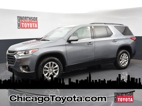 Used 2021 Chevrolet Traverse LT image 1
