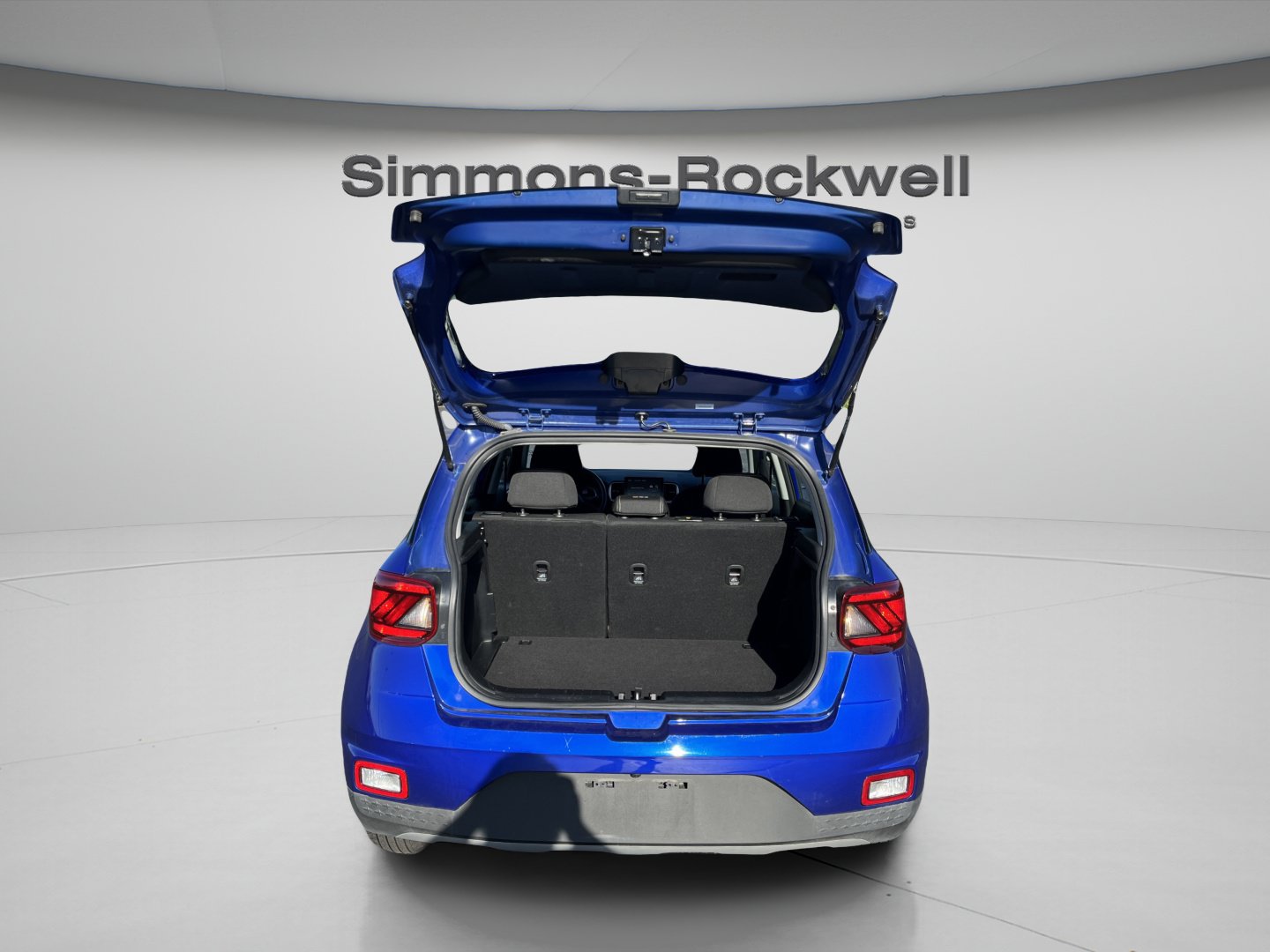 Used 2025 Hyundai Venue SEL FWD image 9
