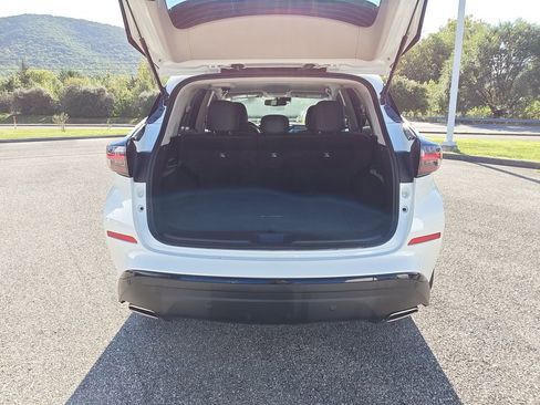 Used 2024 Nissan Murano SV w/ SV Midnight Edition Package image 11