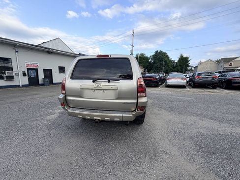 Used 2004 Toyota 4Runner SR5 AWD/4WD image 24