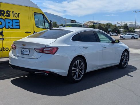 Used 2019 Chevrolet Malibu Premier w/ Sun and Wheel Package FWD image 4