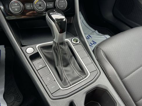 Used 2024 Volkswagen Jetta SE w/ Panoramic Sunroof Package image 19