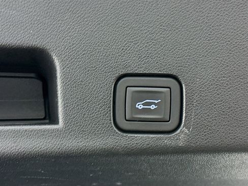 Used 2025 Buick Enclave Preferred image 32