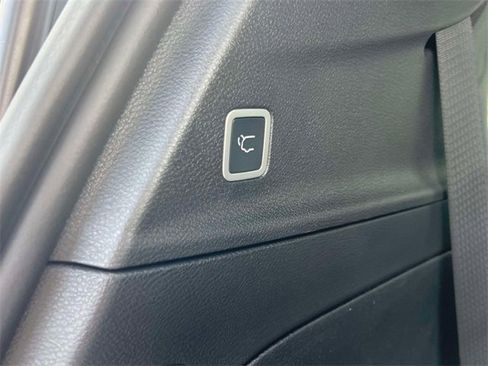 New 2026 Chrysler Pacifica Select image 12