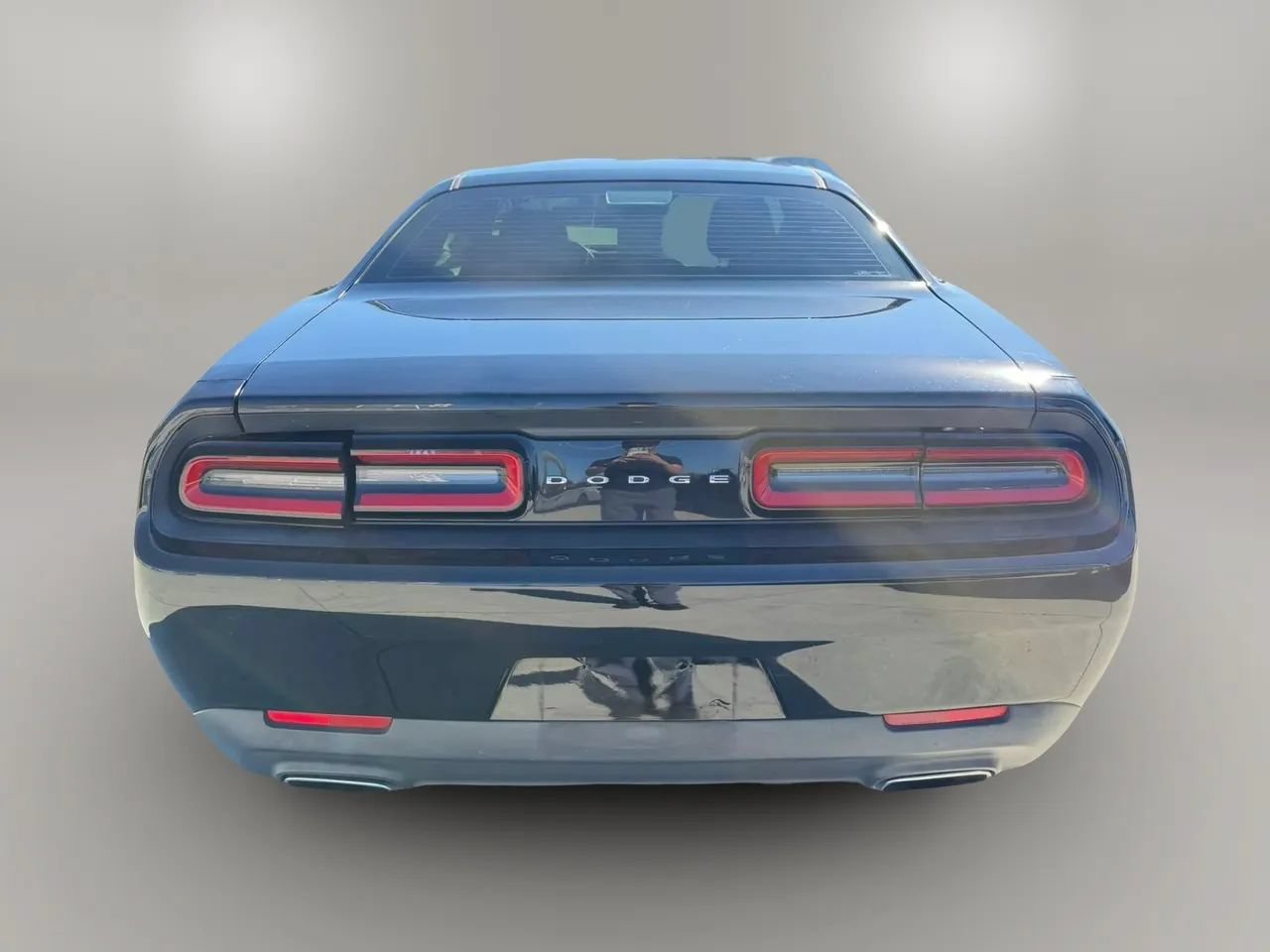 Used 2016 Dodge Challenger SXT RWD image 6