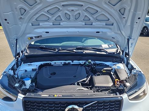 Certified 2026 Volvo XC40 B5 Plus AWD/4WD image 29