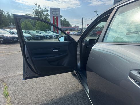 New 2026 Nissan Sentra SV w/ SV Convenience Package FWD image 18