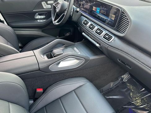 New 2026 Mercedes-Benz GLB 250 image 27