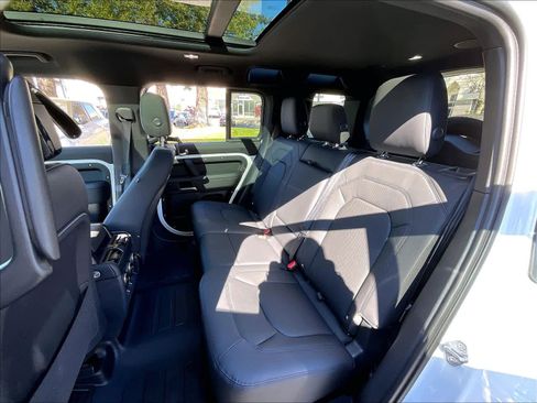 New 2026 Land Rover Defender 110 X-Dynamic SE image 12