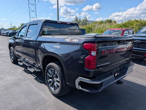 Used 2022 Chevrolet Silverado 1500 LT AWD/4WD image 5
