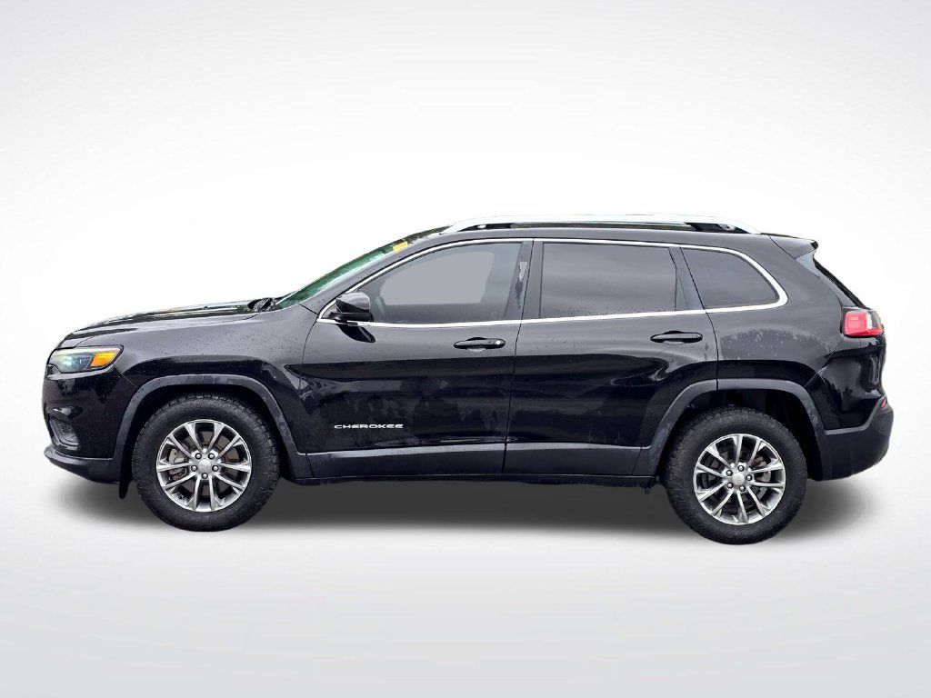 Used 2019 Jeep Cherokee Latitude Plus w/ Cold Weather Group FWD image 14