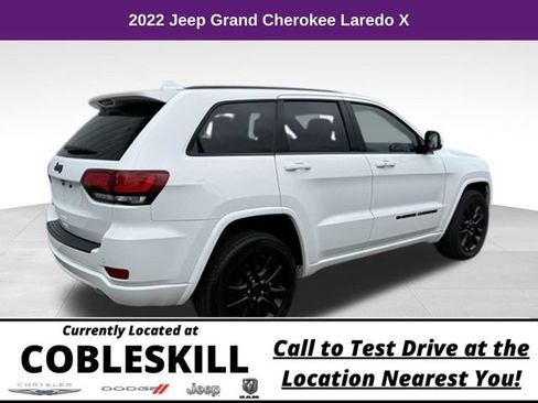 Used 2022 Jeep Grand Cherokee Laredo AWD/4WD image 1