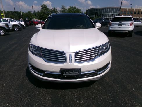 Used 2016 Lincoln MKX Reserve w/ Equipment Group 102A AWD/4WD image 8