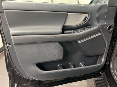 New 2025 Ford Expedition Active image 30