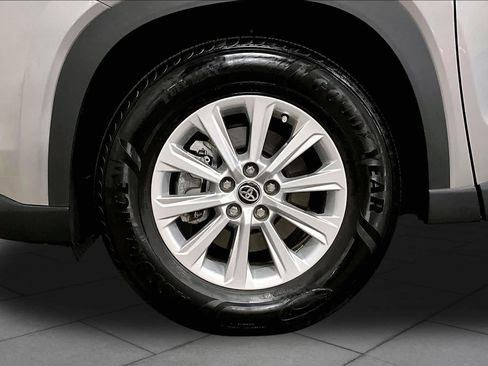 Used 2026 Toyota Grand Highlander AWD image 11