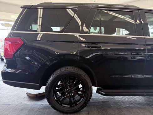 Used 2024 Ford Expedition XLT AWD/4WD image 7