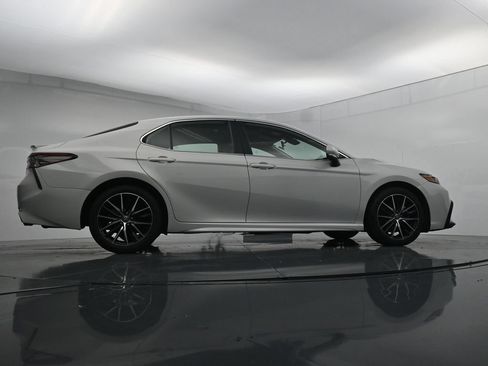 Used 2023 Toyota Camry SE FWD image 38