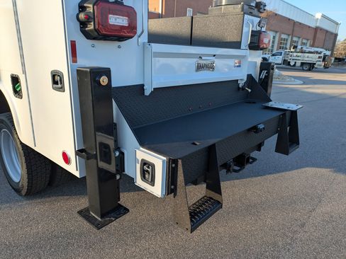 New 2026 Ford F550 4x4 Supercab Super Duty image 31