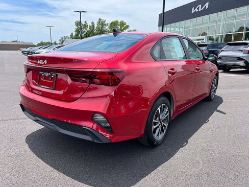 Used 2024 Kia Forte LXS FWD image 5