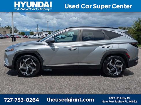 Used 2022 Hyundai Tucson SEL w/ Convenience Package FWD image 2