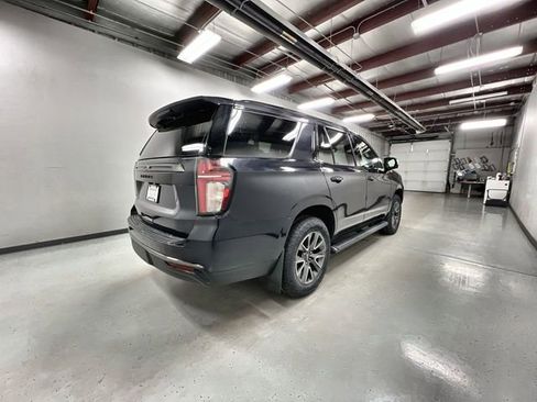 Certified 2022 Chevrolet Tahoe Z71 w/ Luxury Package AWD/4WD image 8
