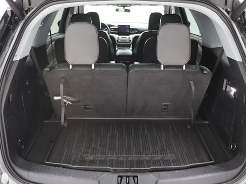 Used 2023 Ford Explorer XLT w/ Equipment Group 202A image 27