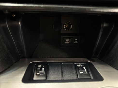 Used 2012 Toyota Camry SE w/ Leather Pkg FWD image 27