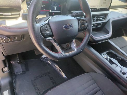 Used 2025 Ford Explorer ST-Line w/ ST-Line Street Pack AWD/4WD image 9